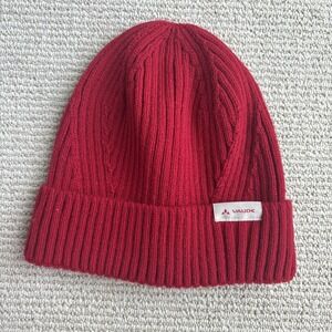 Vaude Red Knit ribbed acrylic Beanie Hat Cap Knit